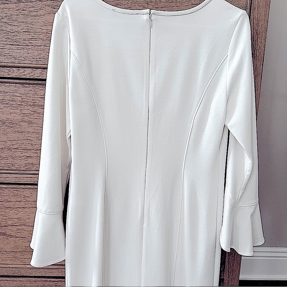 White Mini Dress with bell sleeves - like new! size 4 - Picture 5 of 9